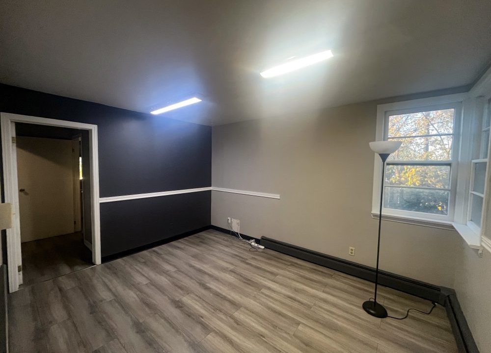 Wharncliffe Rd. S. 1891, Office - 04a