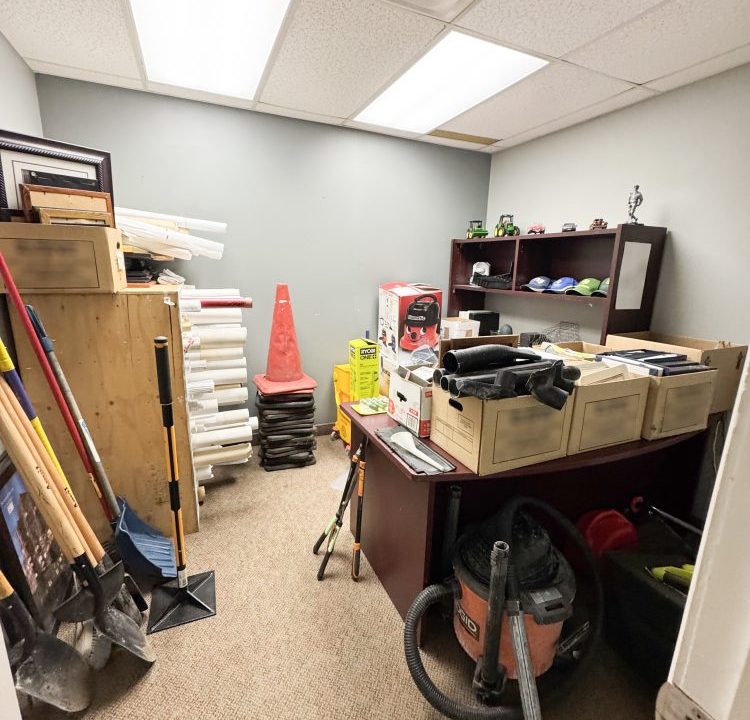 Wharncliffe Rd. S. 540, G1 - 07a