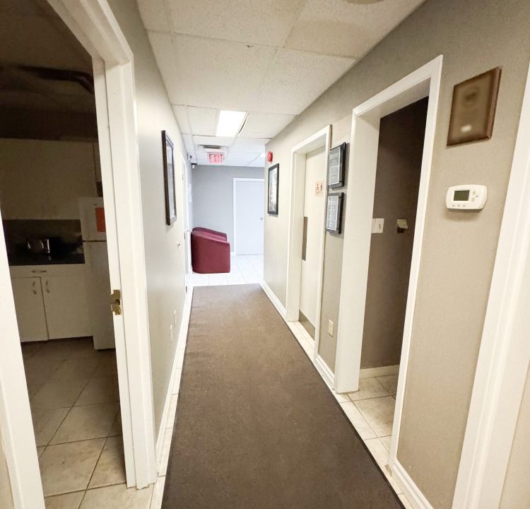 Wharncliffe Rd. S. 540, G1 & G2 Common Areas - 04a