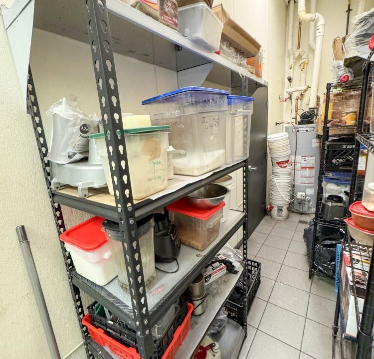 Wonderland Rd. S. 795 - 23a