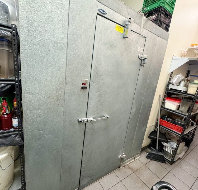 Wonderland Rd. S. 795 - 24a