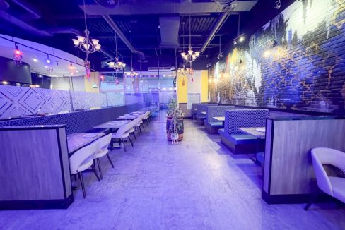 Wonderland Rd. S. 795 - 25a