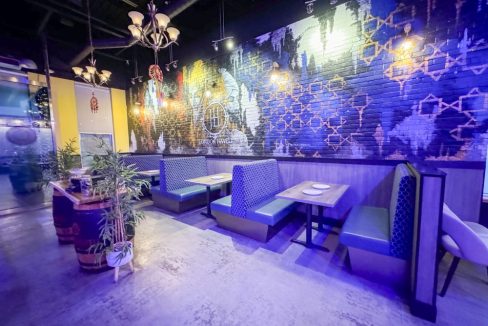 Wonderland Rd. S. 795 - 26a