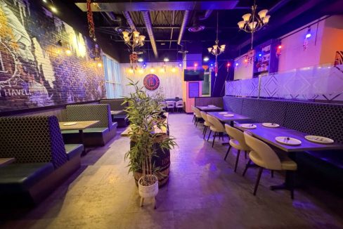 Wonderland Rd. S. 795 - 32a