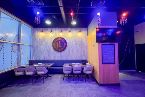 Wonderland Rd. S. 795 - 34a