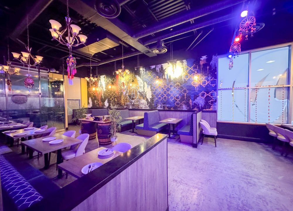 Wonderland Rd. S. 795 - 37a