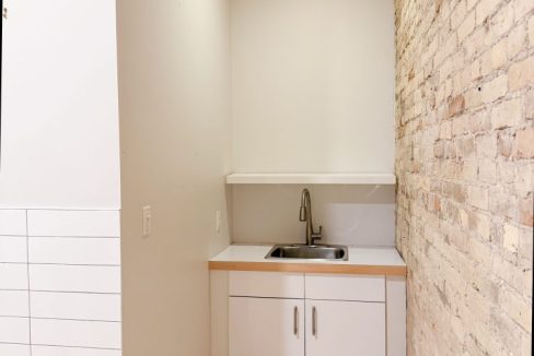 Dundas St. 201 - 08a