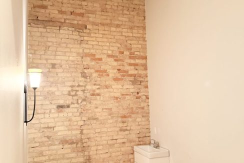 Dundas St. 201 - 09a