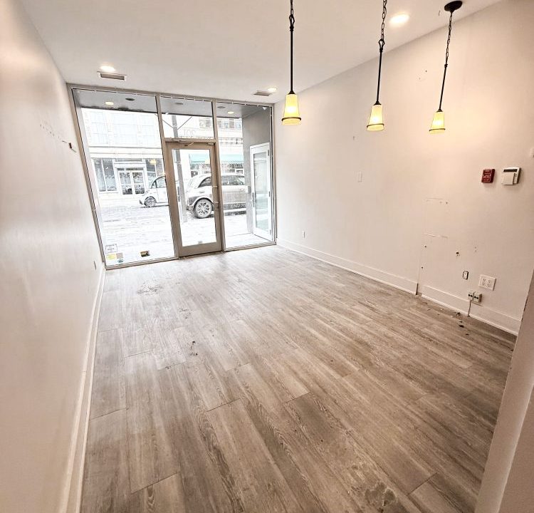 Dundas St. 201 - 13a