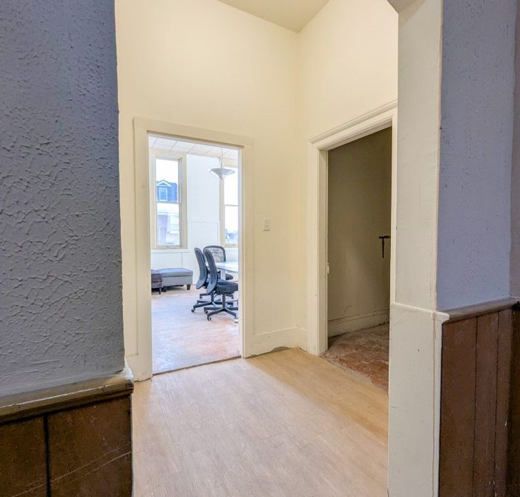 Main St. S. 39 - 06a