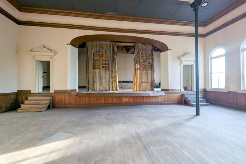 Main St. S. 39 - 12a