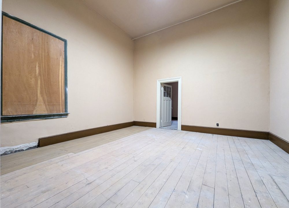 Main St. S. 39 - 23a