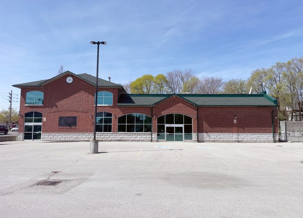 Adelaide St. N. 744 - 01a