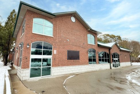 Adelaide St. N. 744 - 01a