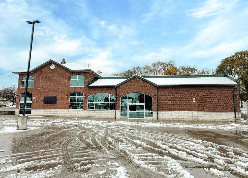 Adelaide St. N. 744 - 02a