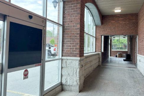 Adelaide St. N. 744 - 04a