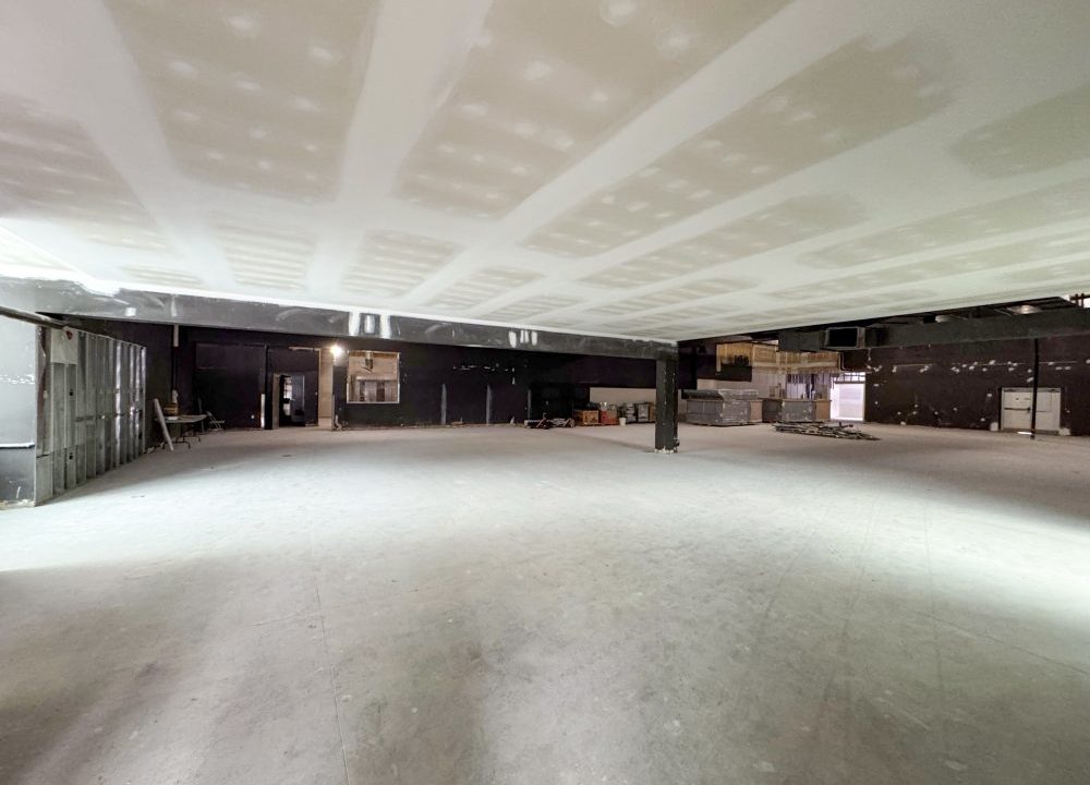 Adelaide St. N. 744 - 10a