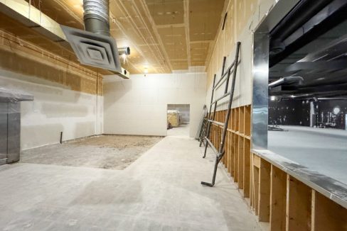 Adelaide St. N. 744 - 12a