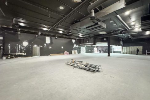 Adelaide St. N. 744 - 15a