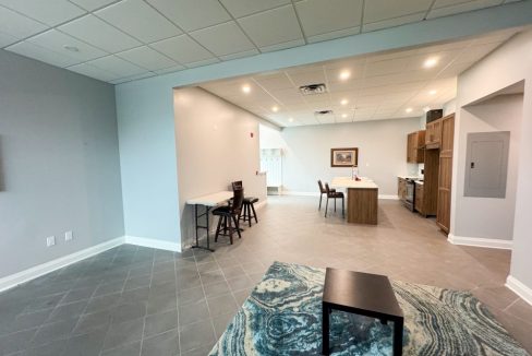 Adelaide St. N. 744 - 2nd Floor - 01a