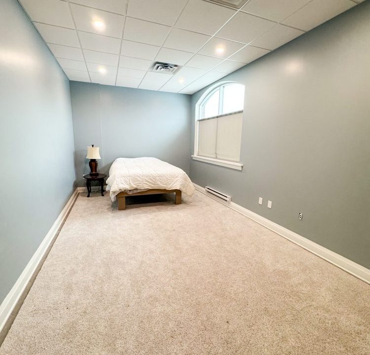 Adelaide St. N. 744 - 2nd Floor - 03a