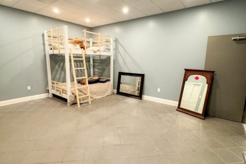 Adelaide St. N. 744 - 2nd Floor - 05a