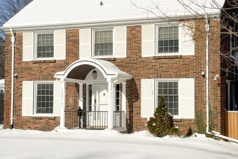 Queens Ave. 570 - 01a