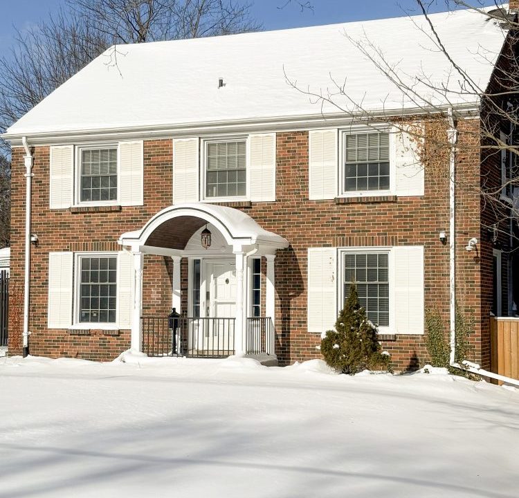 Queens Ave. 570 - 01a