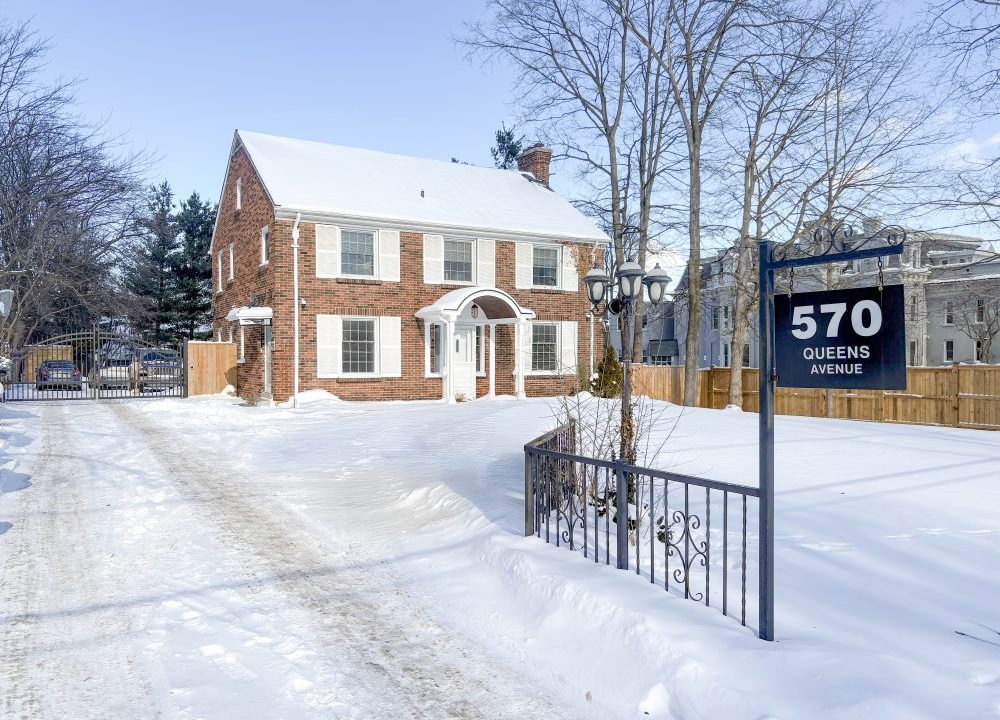 Queens Ave. 570 - 02a