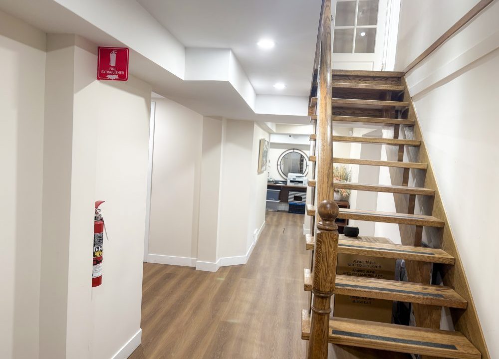 Queens Ave. 570 - 09a