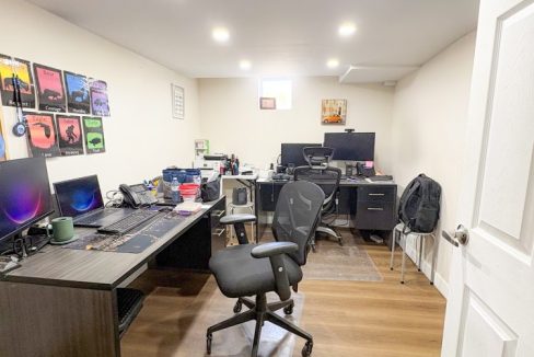 Queens Ave. 570 - 12a