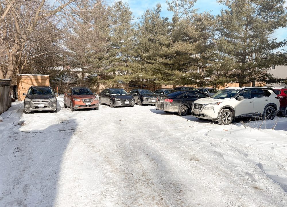 Queens Ave. 570 - 15a