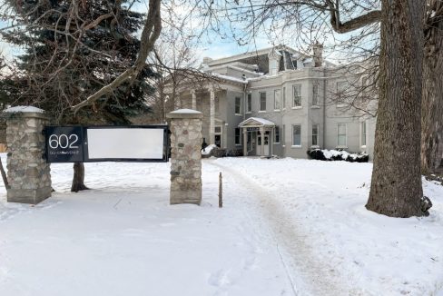 Queens Ave. 602 - 22a