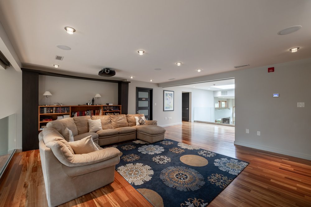 Sir Robert Pl. 60 - 16