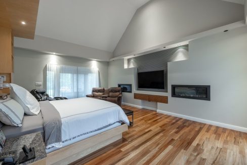 Sir Robert Pl. 60 - 25