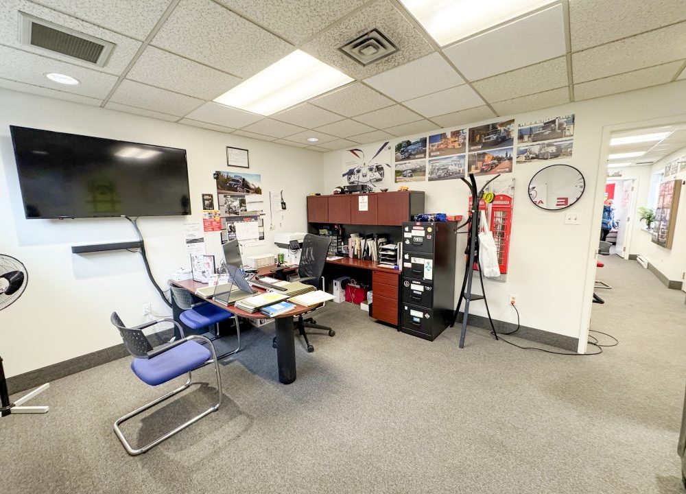 Wharncliffe Rd. S. 764 - 07a