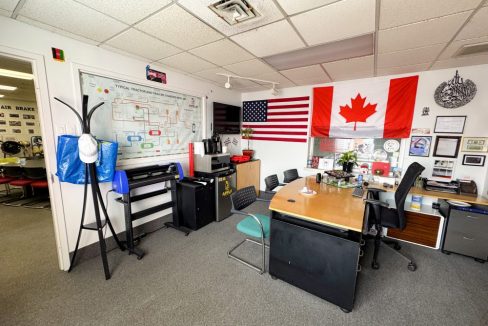 Wharncliffe Rd. S. 764 - 09a