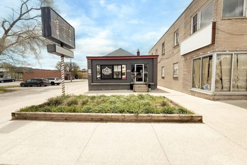 Dundas St. 1631 - 01a