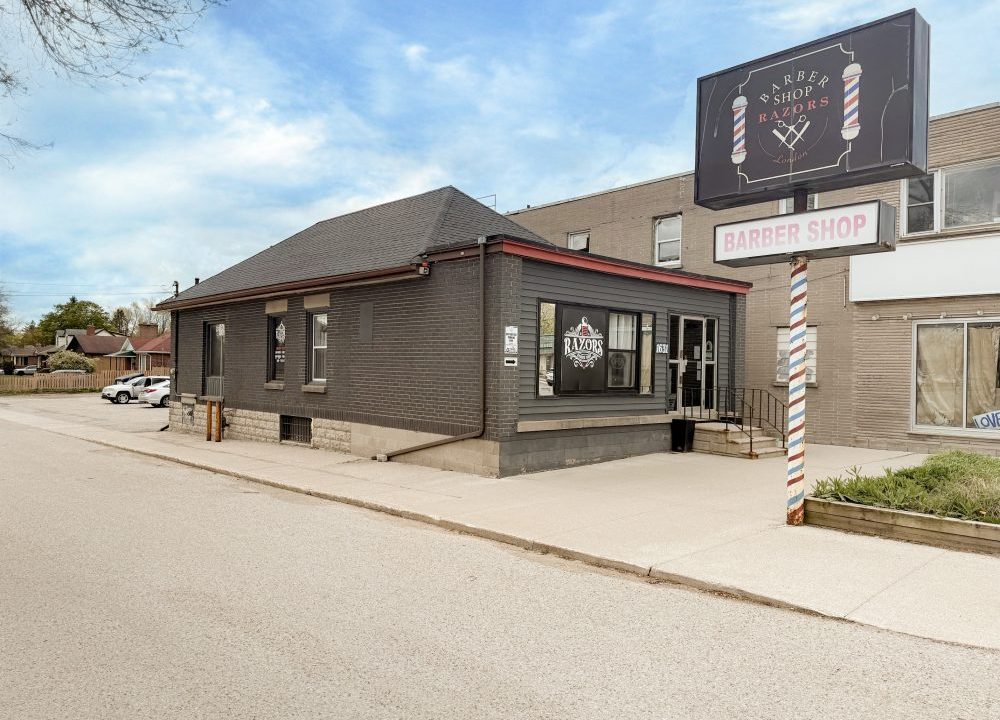 Dundas St. 1631 - 03a