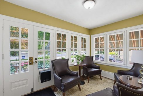 10-10 602 Dufferin Ave
