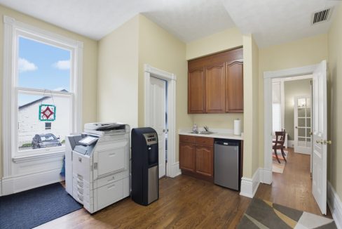 17-17 602 Dufferin Ave