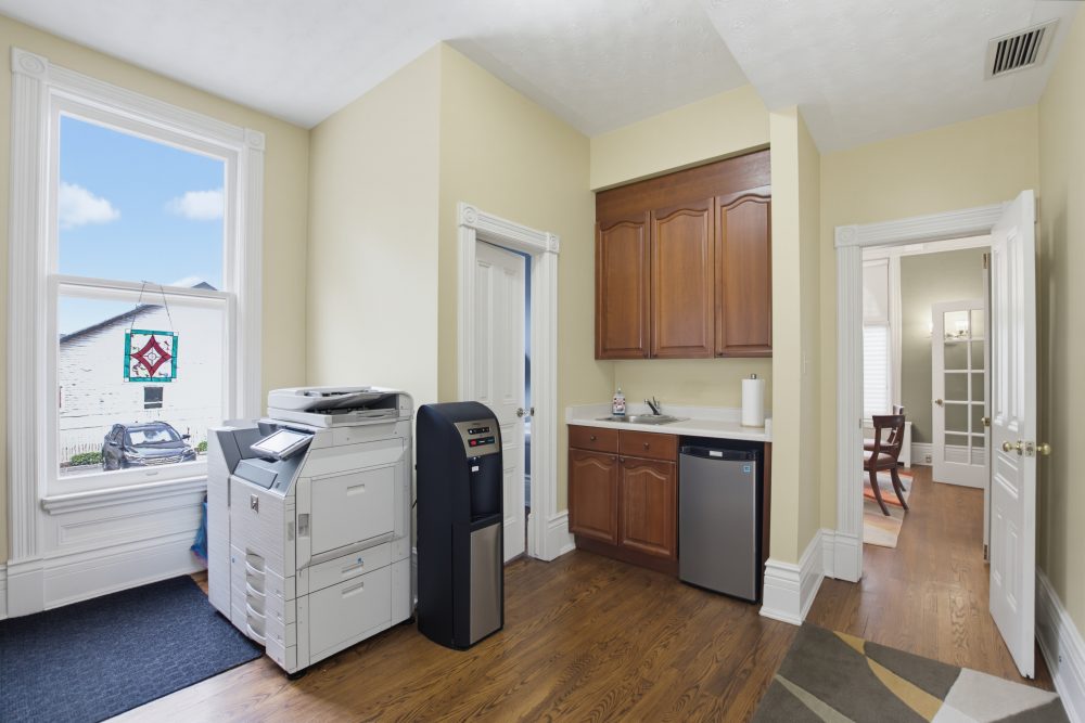 17-17 602 Dufferin Ave