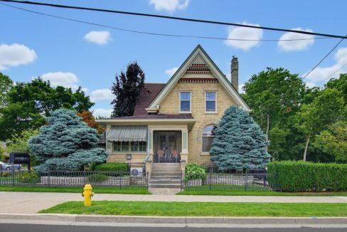 7-07 602 Dufferin Ave