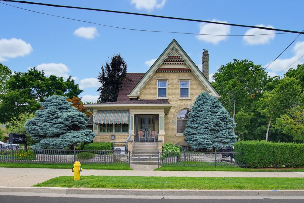 7-07 602 Dufferin Ave