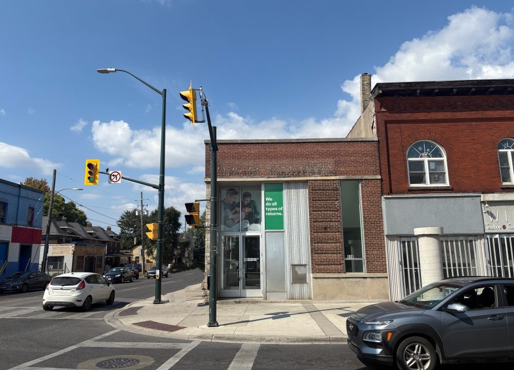 Dundas St. 608 - 2a