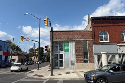 Dundas St. 608 - 2a