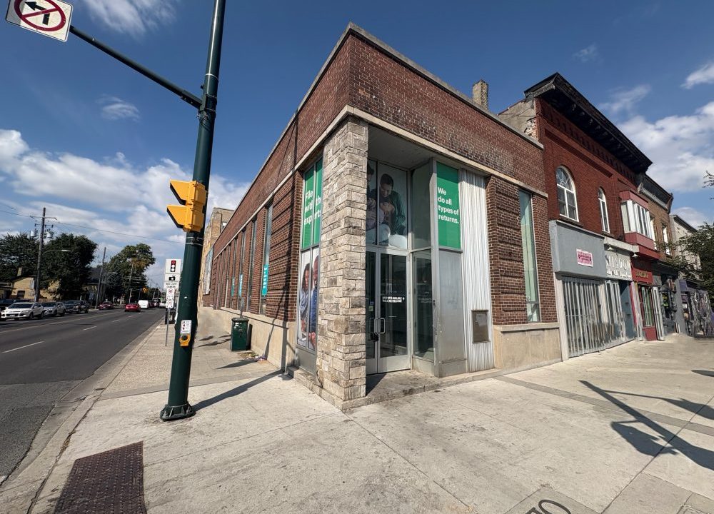 Dundas St. 608 - 3a