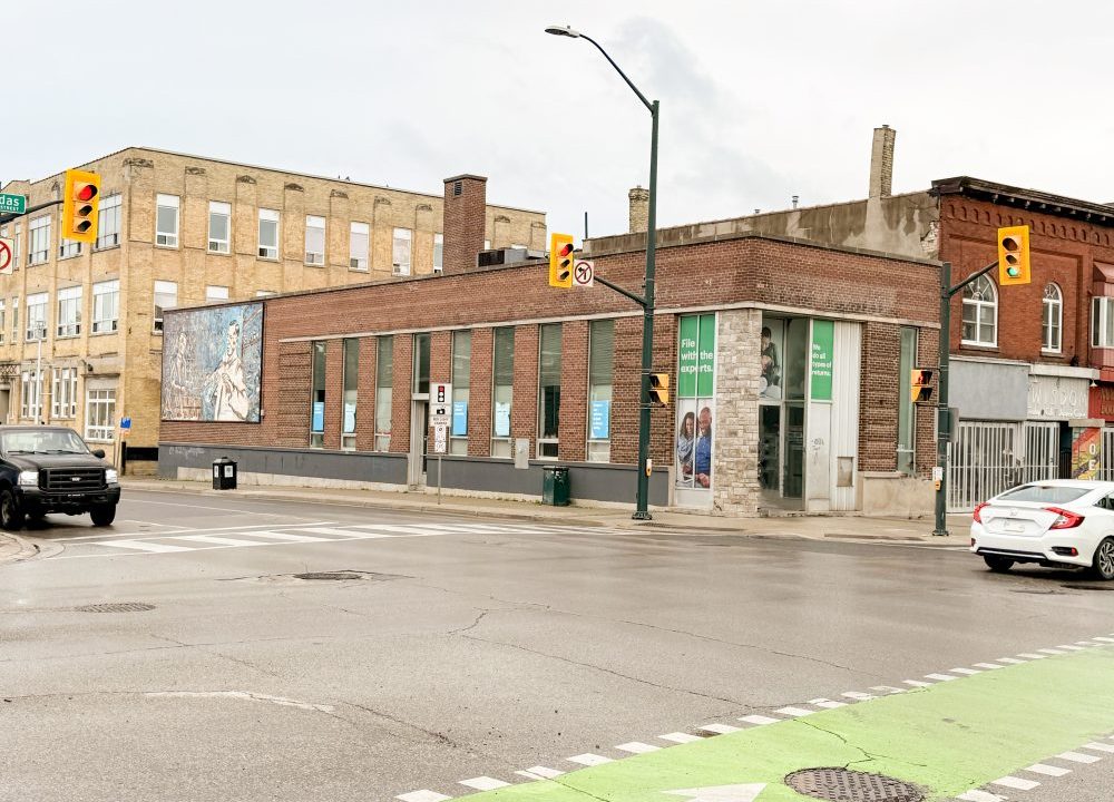 Dundas St. 608 - 8a
