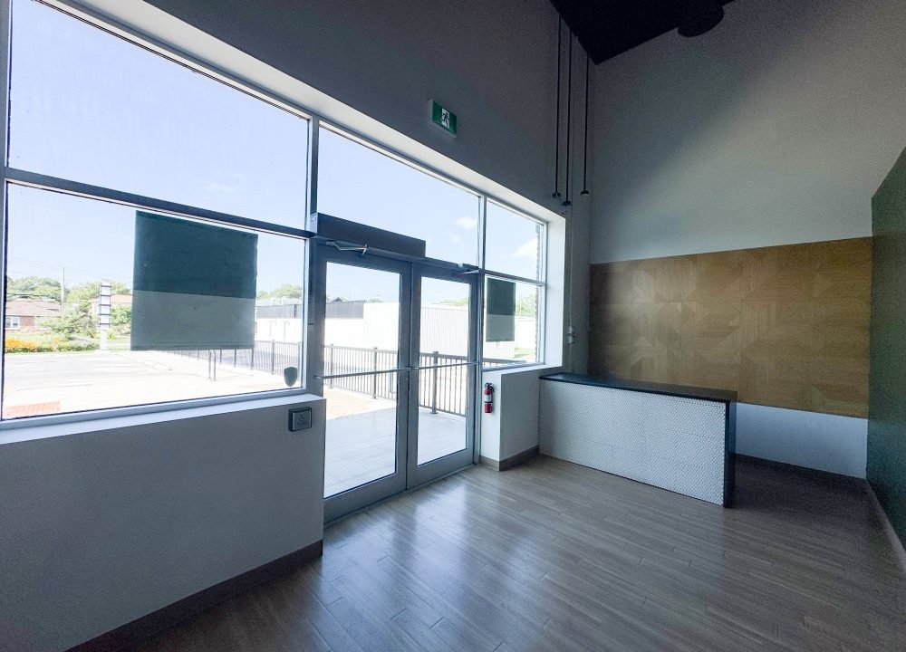 Lakeshore Rd. 1119 - 02a