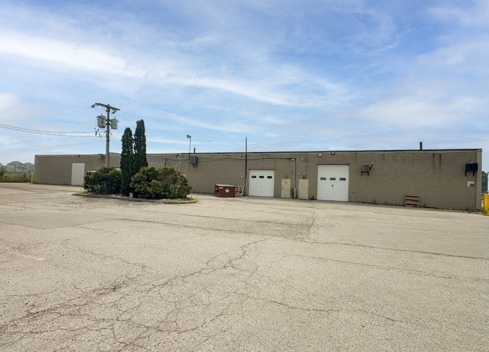 Sarnia Rd. 1055 - 01a